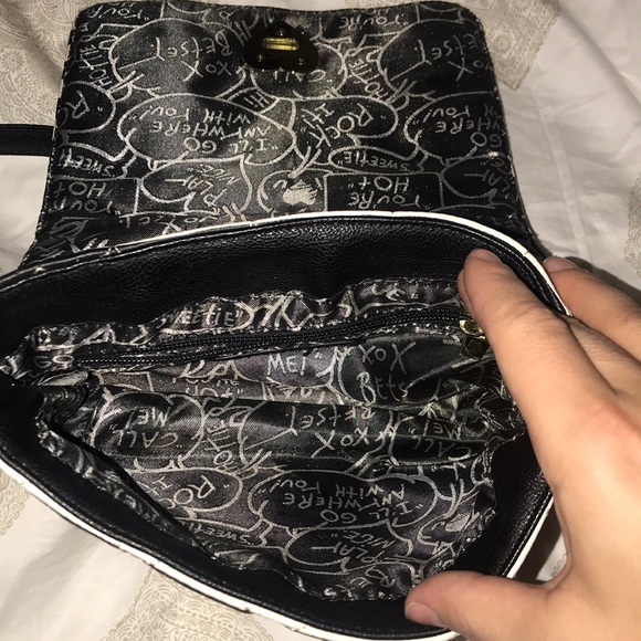 Betsey Johnson crossbody - Picture 3 of 3